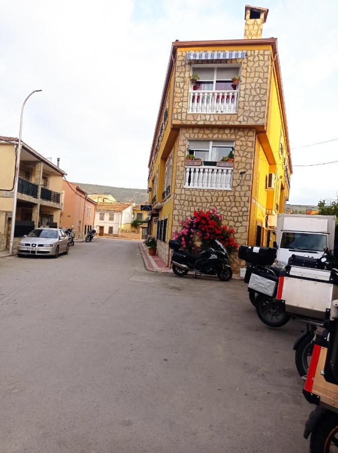 Hostal Cañamares Esterno foto