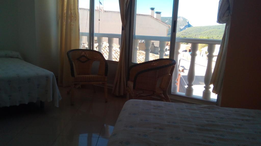 Hostal Cañamares Esterno foto